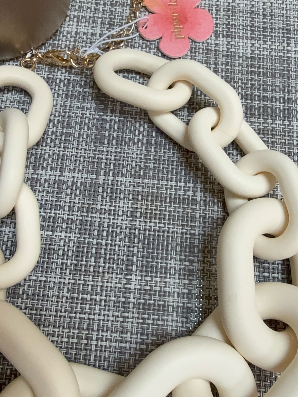Piper K Matte Cream Link Statement Necklace - Women Jewelry Resin Acrylic 20in - Picture 3 of 6